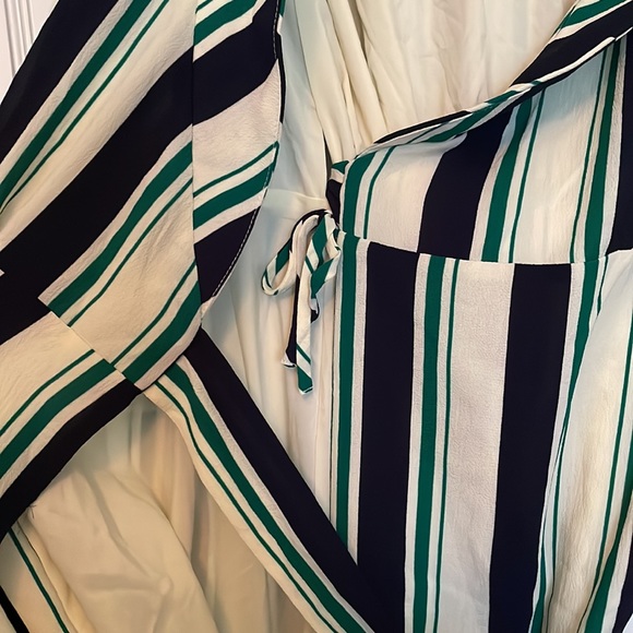 Modcloth Shawl Collar Short-Sleeved Wrap Dress - Picture 6 of 6